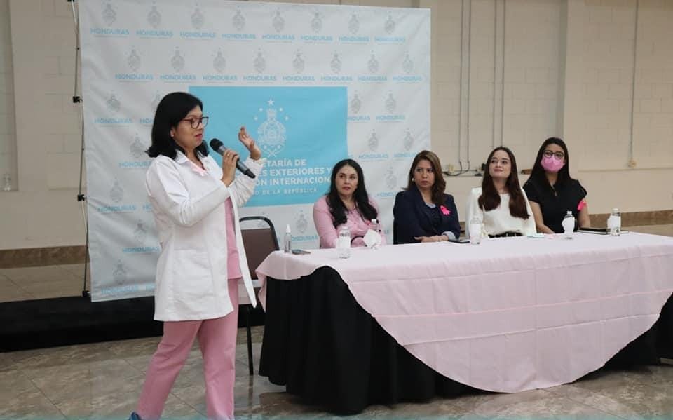 Cancillería y Ciudad Mujer realizan conferencia para prevención del cáncer de mama y cérvix